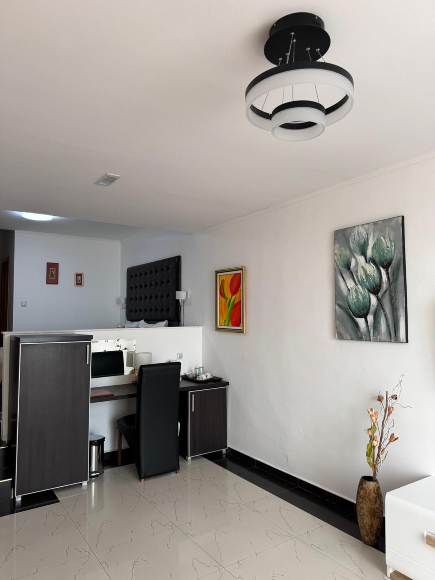 Hotel Freiburg Улцин Екстериор снимка
