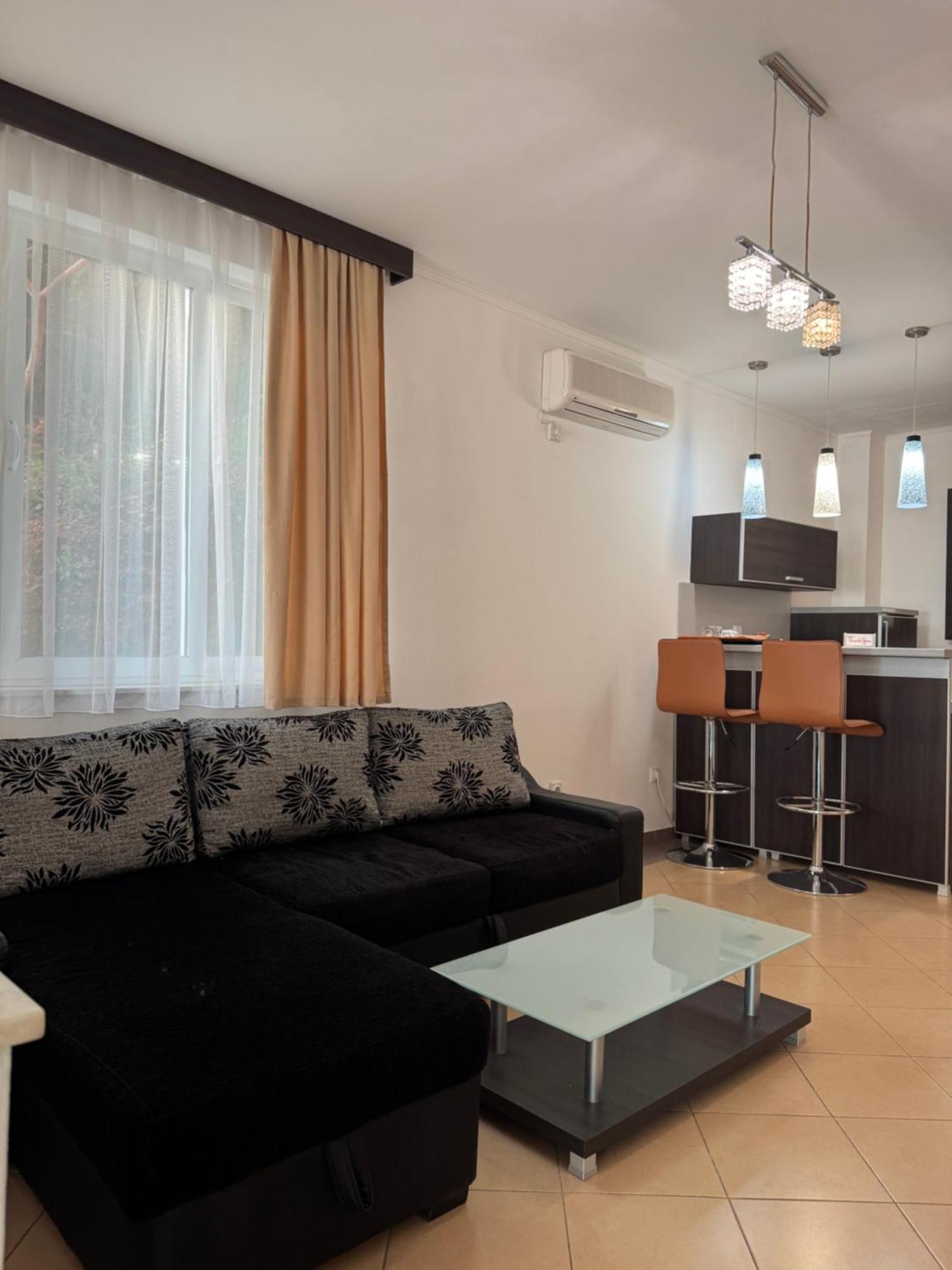Hotel Freiburg Улцин Екстериор снимка